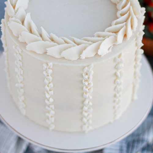 40 Cute Minimalist Cake Designs for Any Celebration : Daisy & Green Leave White  Cake